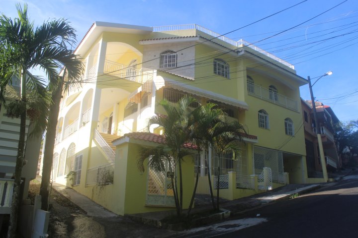 Sunhouse Samana Yellow Room - Dominican Republic