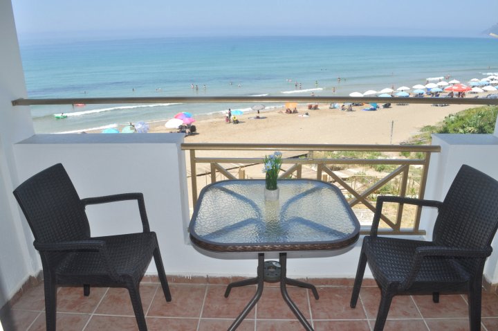 Beachfront Studio Apartments in Agios Gordios Beach