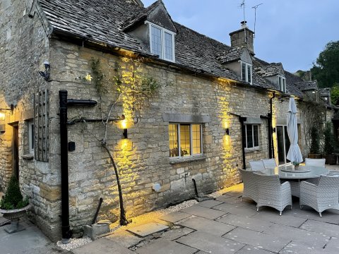 Stunning Cotswold Cottage in Snowshill, Broughwood