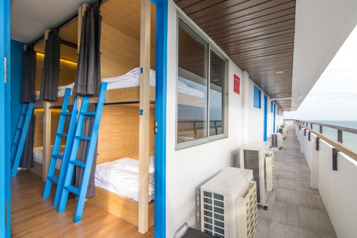 Bed in 6-Bed Mixed by Thalay Cha Am, A Co-Living with Million Dollar View