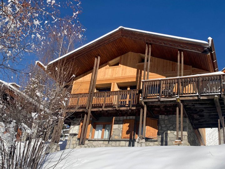 Charming New Chalet in Méribel Exceptional View