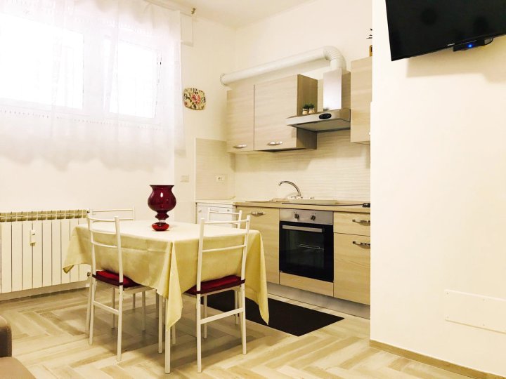 Holiday Home by the Sea and the Historic Center of Rome
