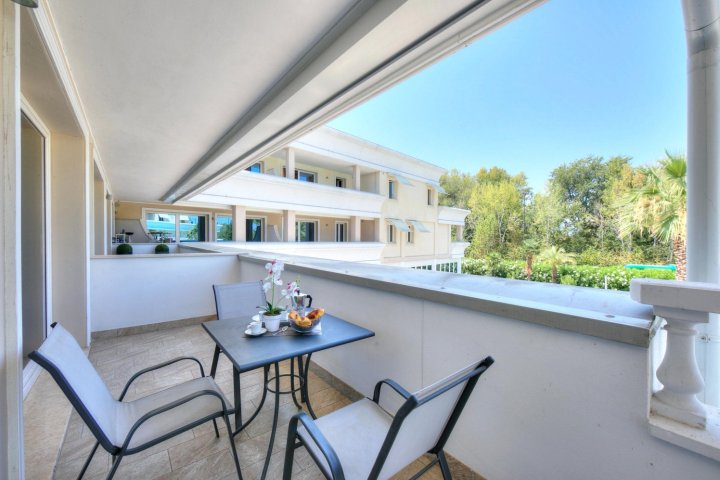 Rivoltella Apt with Pool 600m from Lake