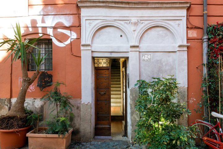 Cedro in Roma with 1 Bedrooms and 1 Bathrooms