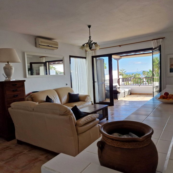 Spectacular 3 Bedroom Villa with Sea Views & Pool