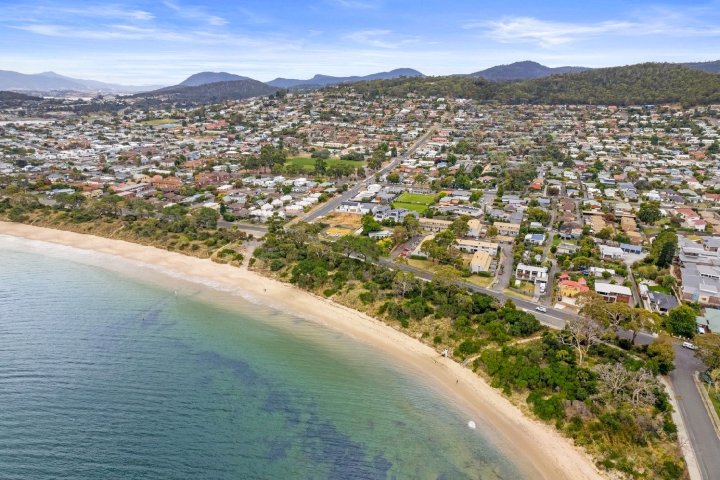 Beach House Bellerive Hobart Eastern Shore(Beach House Bellerive Hobart Eastern Shore)