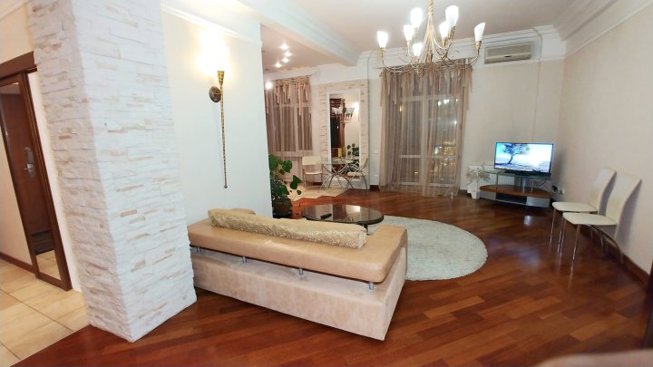 One Bedroom. Lux. 25 Khreshchatyk STR. Concierge