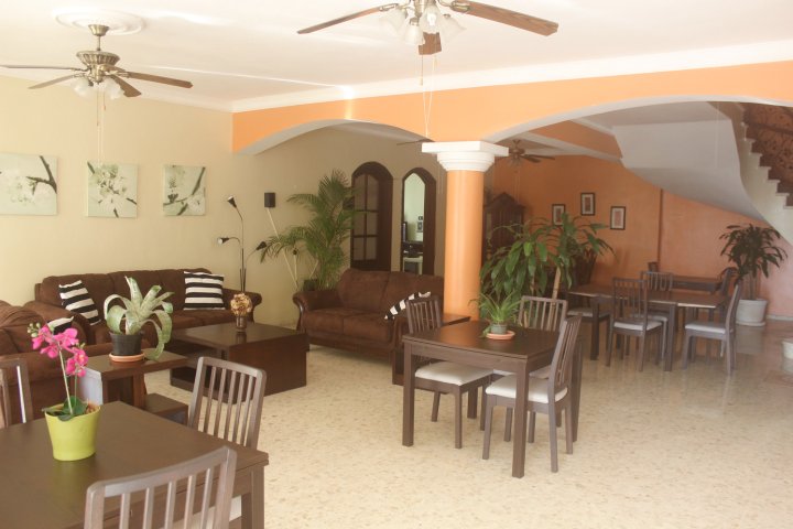 Sunhouse Samana Pink Room, Dominican Republic