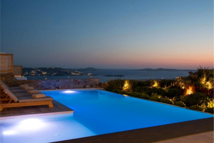 Luxury Key Mykonos 5 Bed | Villa White Satin | Agia Sofia