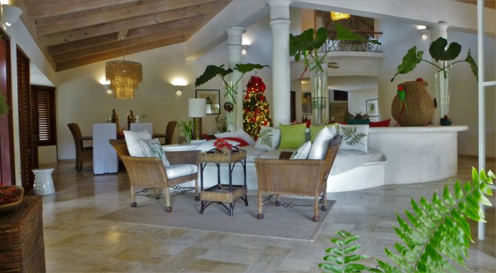 Tropical 4-Bedroom Private Villa in Casa de Campo - Private Pool and Jacuzzi