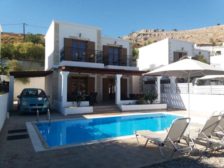Villa from 150m of Vlixa beach