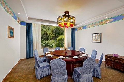 喜玛拉雅·巴松措度假酒店