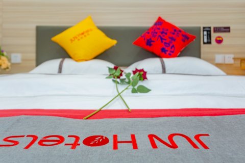 骏怡连锁店(广州大学城中山大学店)