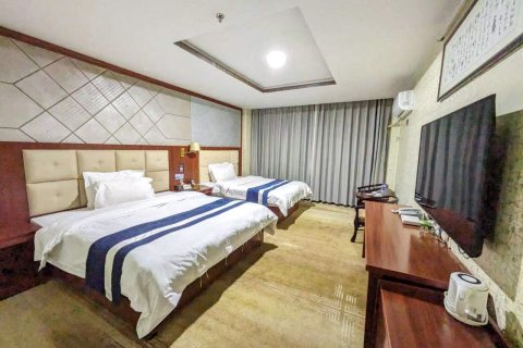 翁源龙鹏大酒店