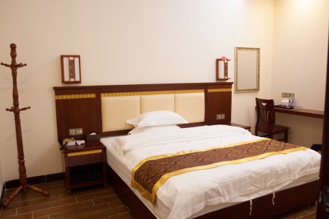 罗浮山食为先酒店