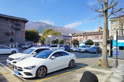 新县芳子商务宾馆