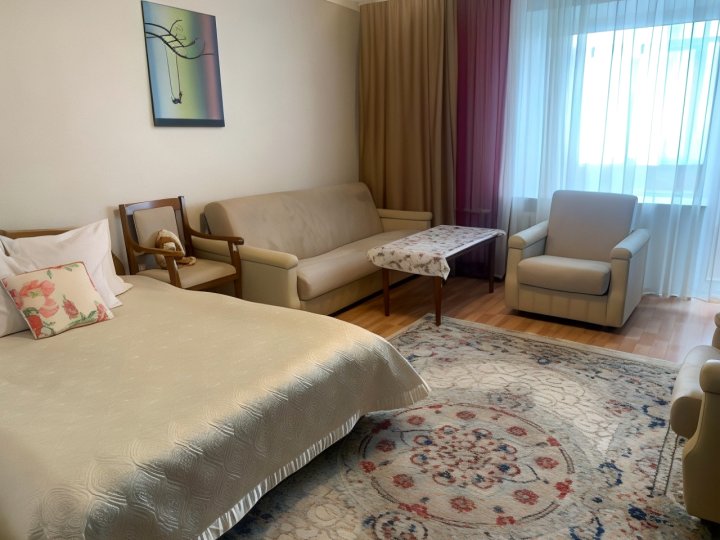 Уютная квартира в центре Караганды по Бухар-Жырау 76