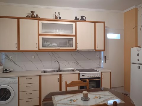32 sqm studio apartment with yard and parking