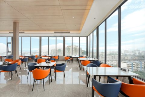 凡尔赛酒店(桂林两江四湖火车站店)