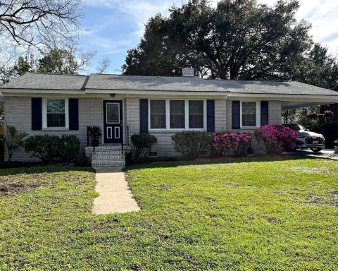 Bungalow Retreat Home in West Ashley