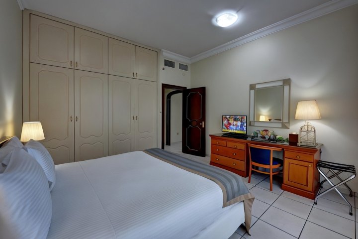 One Bedroom Apartment near Grand Emirates Market