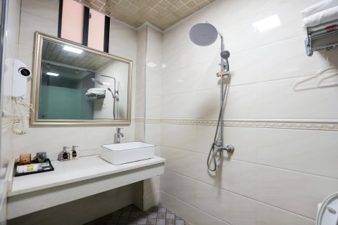 瑞丽郎廷酒店(彩云城店)