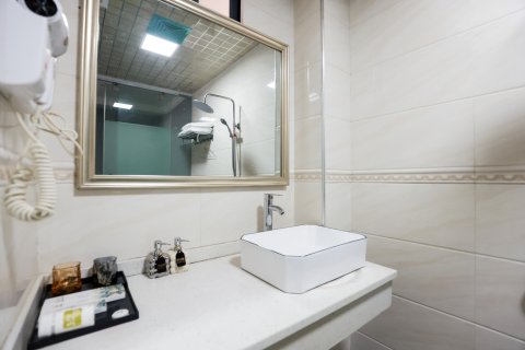 瑞丽郎廷酒店(彩云城店)