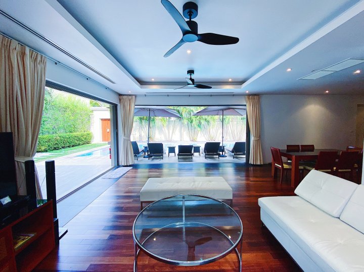 Beautiful 3Br 380Sqm Pool Villa Walk to Bangtao Beach and Catch Club