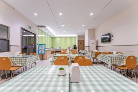 银座佳驿酒店(滕州火车站大润发店)