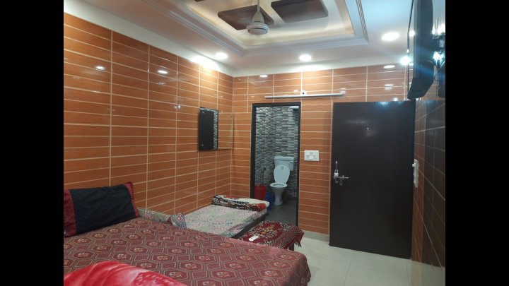 Luxury Private Flat in Lajpat Nagar with Attached Kitchen Kitchen 92,121,74700