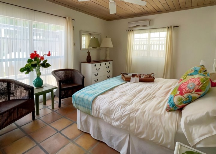 Folly & Guest House by Eleuthera Vacation Rentals