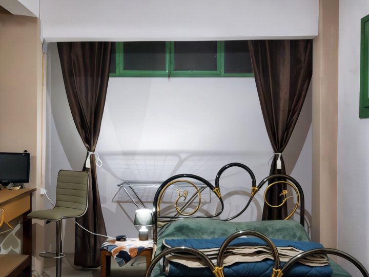 Spacious, Friendly, 72sm Bedroom in Nikaia-Peiraeus