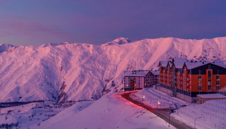 Touch the Mountains, Twins Hotel, New Gudauri