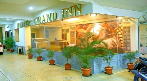 曼奈格兰德茵汽车旅馆(Mannai Grand Inn)