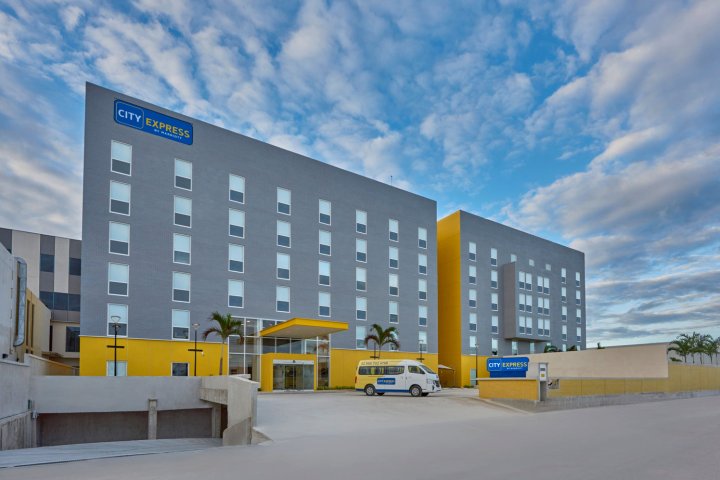坎昆机场城市快线万豪酒店(City Express by Marriott Cancun Aeropuerto)