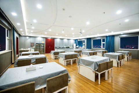 悦泊轻居酒店(洛阳万达广场王府井店)