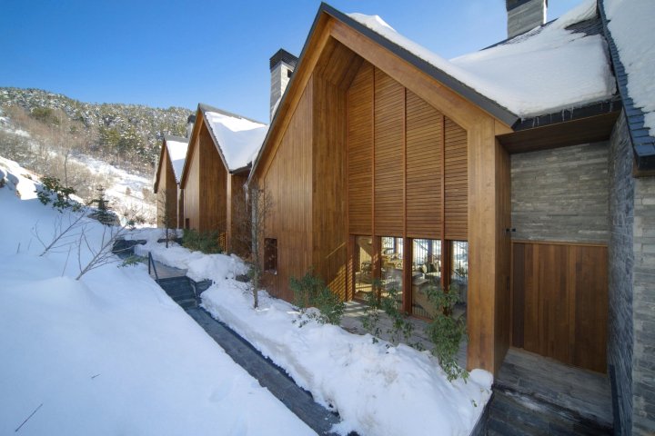Enza - Luxury Chalet with Amazing Views & Spa