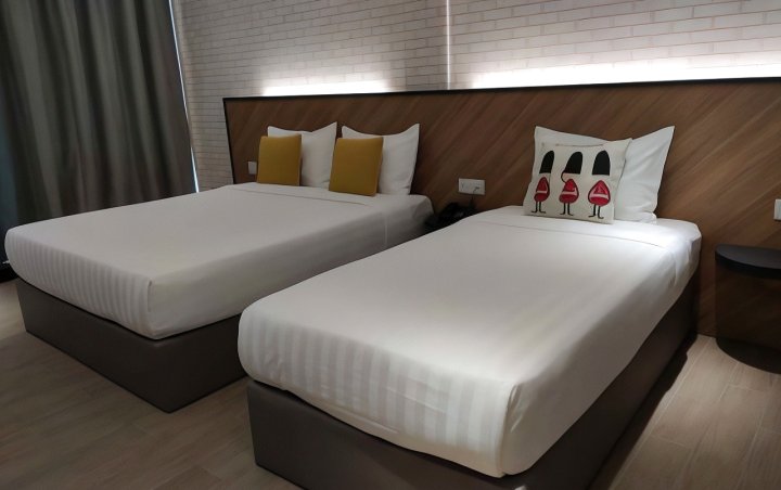 史里肯邦安99号沙登酒店(Hotel 99 Seri Kembangan Serdang)