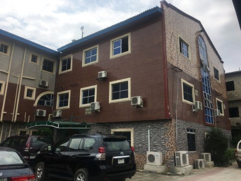 莱基中心酒店(Lekki Central Hotel)