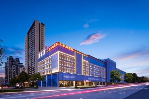 艾美特精品酒店(长垣市人民医院店)