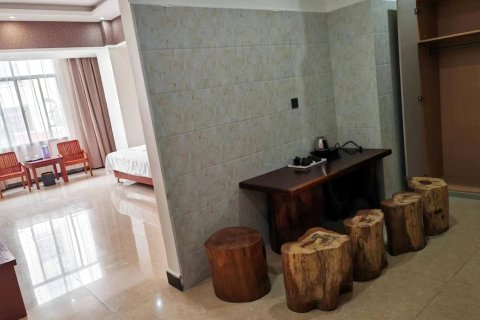 瑞丽客尊精品酒店