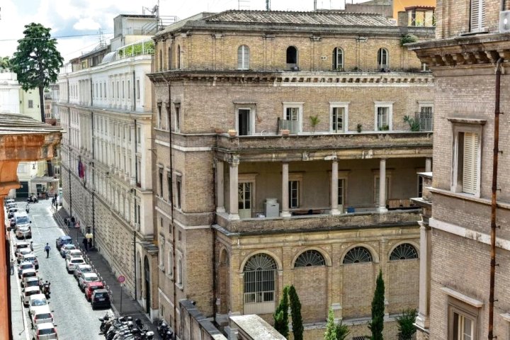 特雷维丰塔纳2号王子套房公寓(Prince's Suite - Fontana di Trevi 2)