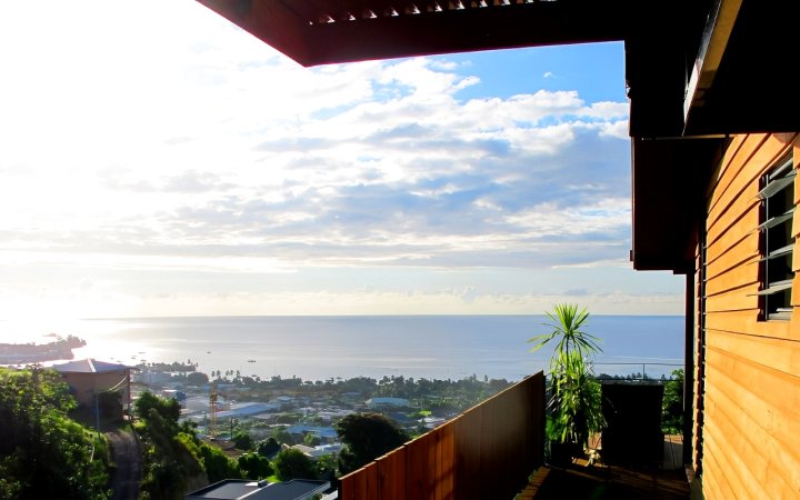Anuhe Bungalow with Ocean View - Bounty Lodge Tahiti