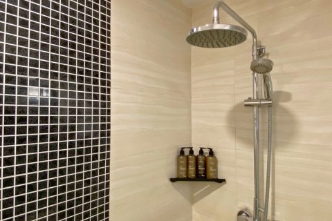 宜森假日酒店(阿勒泰街心公园金山广场店)