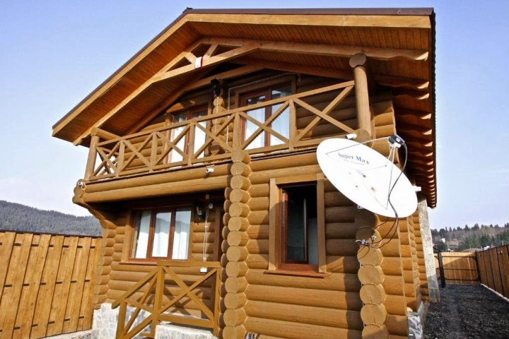 Canadian Log House