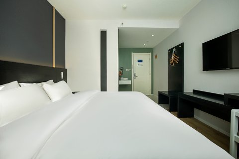 悦泊轻居酒店(洛阳万达广场王府井店)