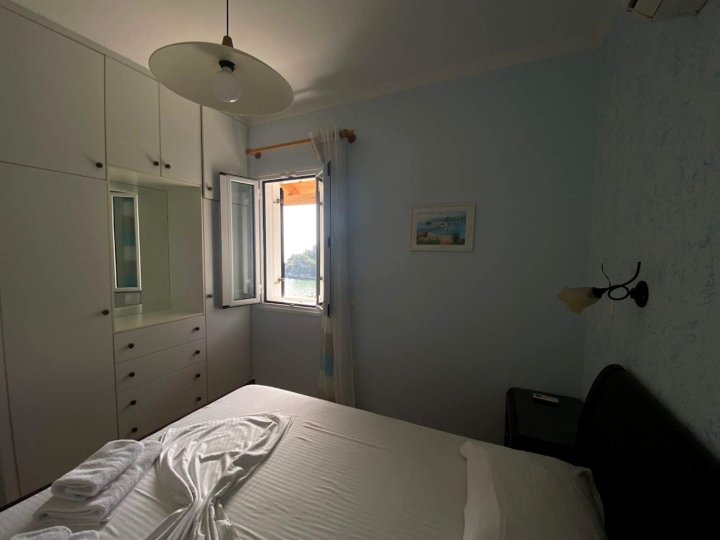 Corfu Glyfada Menigos Resort 86