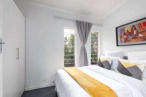 Stylish 2-Bed Apartment in Centurion, Pretoria
