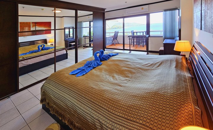Patong Tower Cozy Comfy Luxury Apartment with Seaview, for 1-3 People, in Phuket