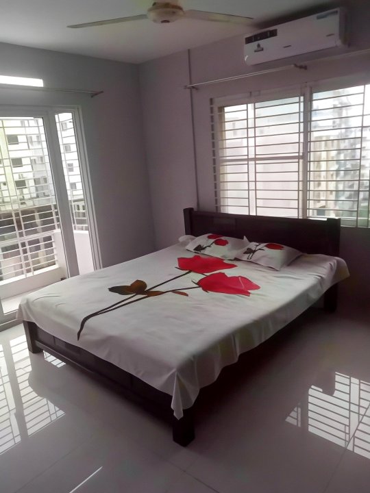 4 Beds Holiday Condo Home in Dhaka